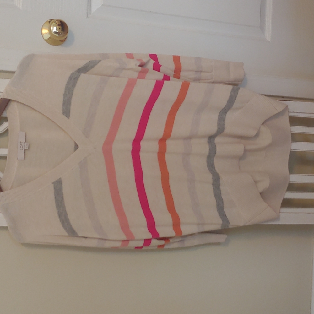 XS long sleeved LOFT sweater